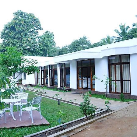 Melbourne Tourist Rest Hotel Anuradhapura Exterior photo