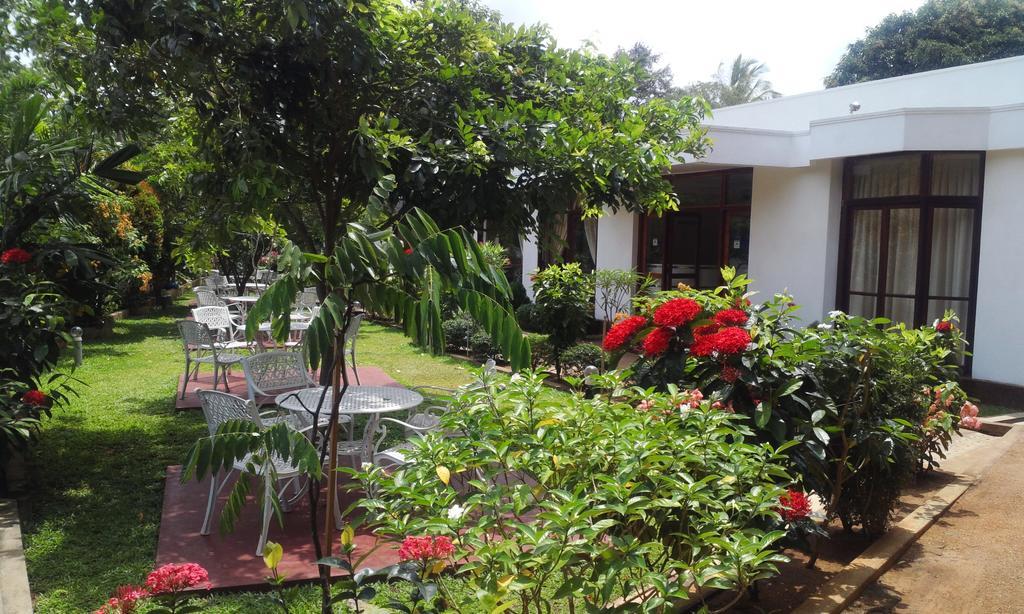 Melbourne Tourist Rest Hotel Anuradhapura Exterior photo