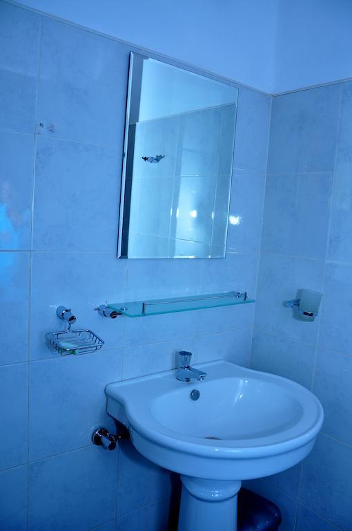 Melbourne Tourist Rest Hotel Anuradhapura Room photo
