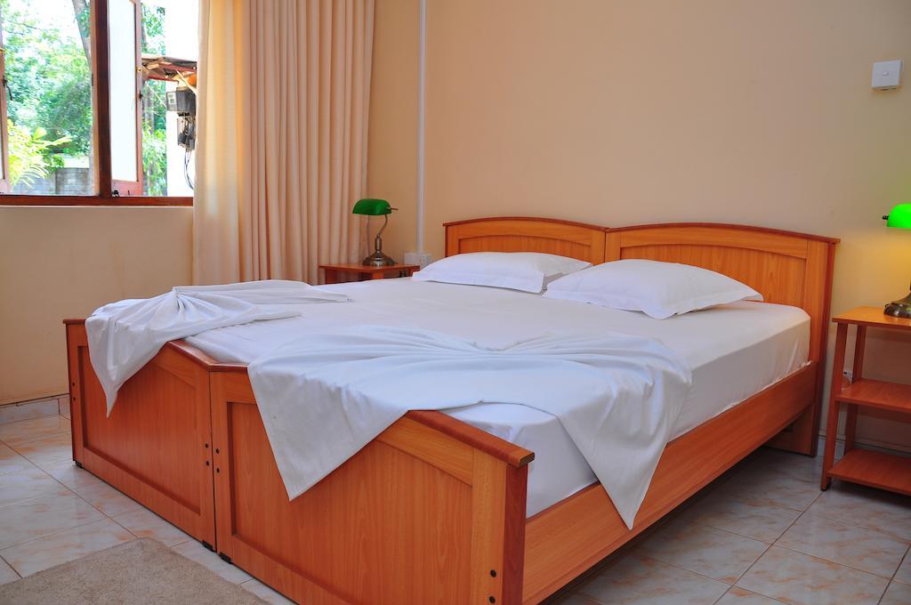 Melbourne Tourist Rest Hotel Anuradhapura Room photo