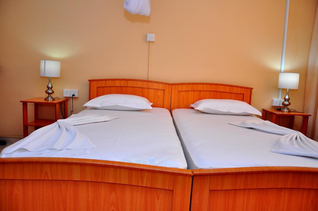 Melbourne Tourist Rest Hotel Anuradhapura Room photo