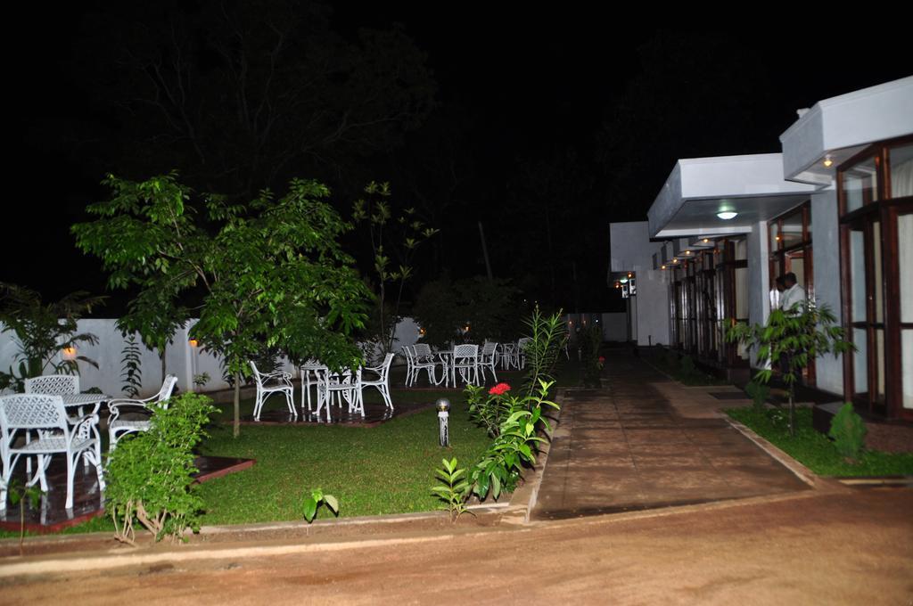 Melbourne Tourist Rest Hotel Anuradhapura Exterior photo