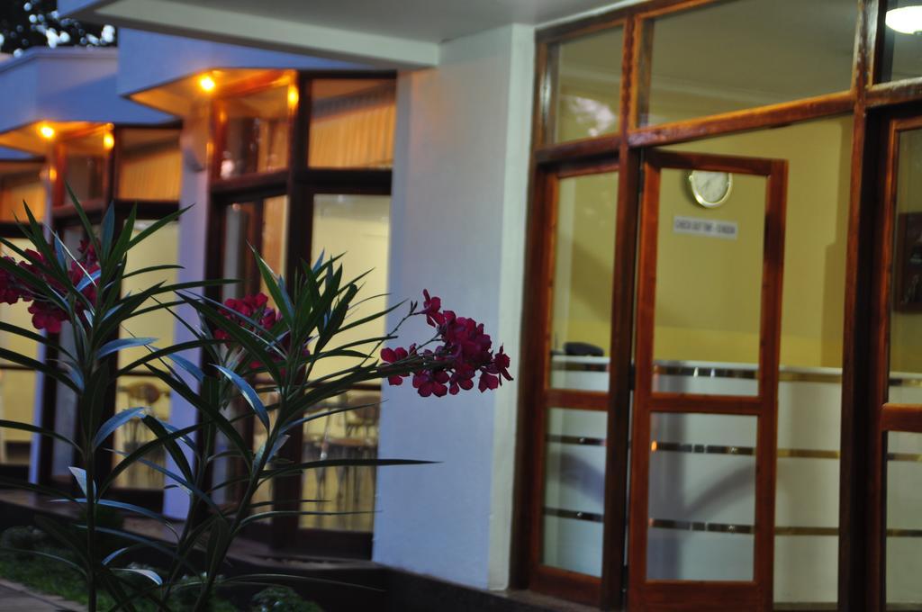 Melbourne Tourist Rest Hotel Anuradhapura Exterior photo