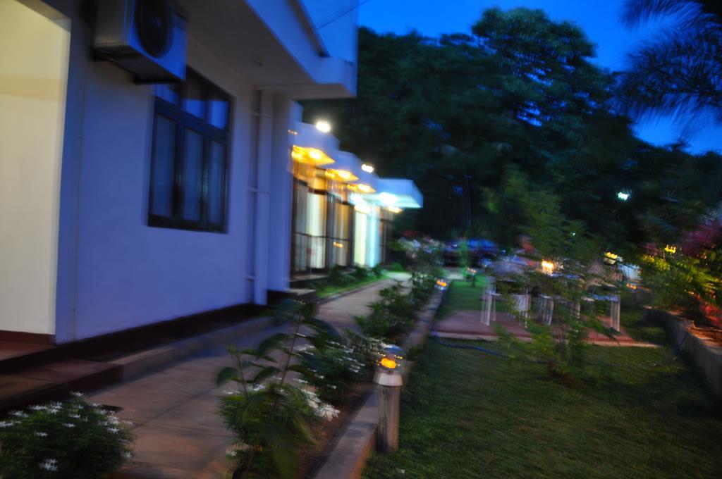 Melbourne Tourist Rest Hotel Anuradhapura Exterior photo