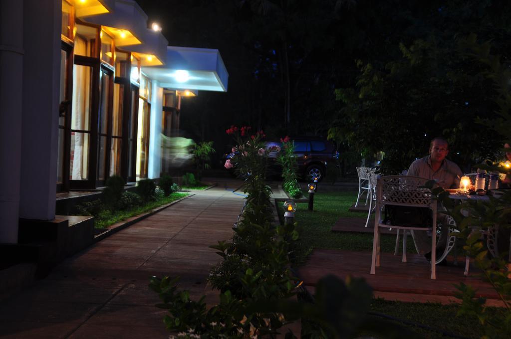 Melbourne Tourist Rest Hotel Anuradhapura Exterior photo