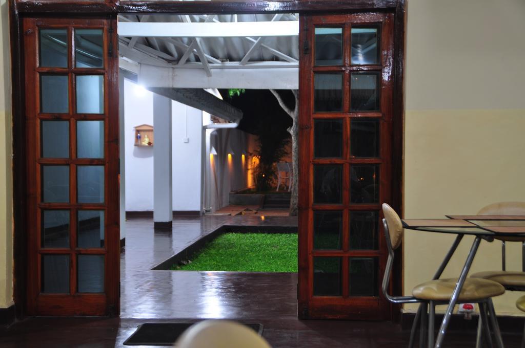 Melbourne Tourist Rest Hotel Anuradhapura Exterior photo