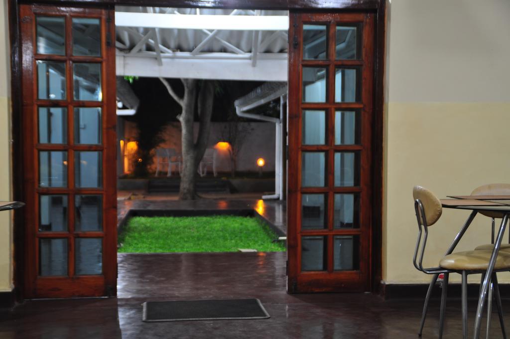 Melbourne Tourist Rest Hotel Anuradhapura Exterior photo