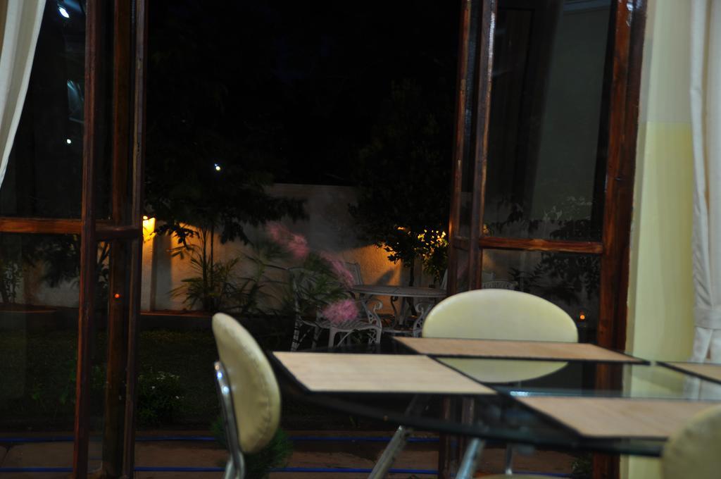 Melbourne Tourist Rest Hotel Anuradhapura Exterior photo