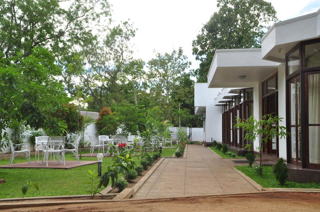 Melbourne Tourist Rest Hotel Anuradhapura Exterior photo