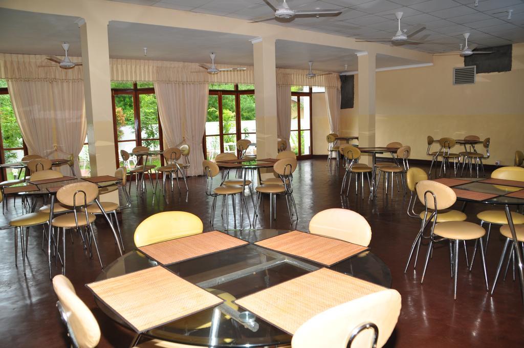 Melbourne Tourist Rest Hotel Anuradhapura Exterior photo