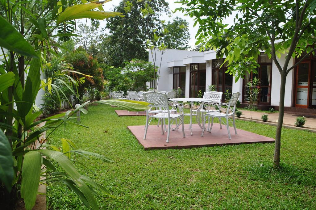 Melbourne Tourist Rest Hotel Anuradhapura Exterior photo