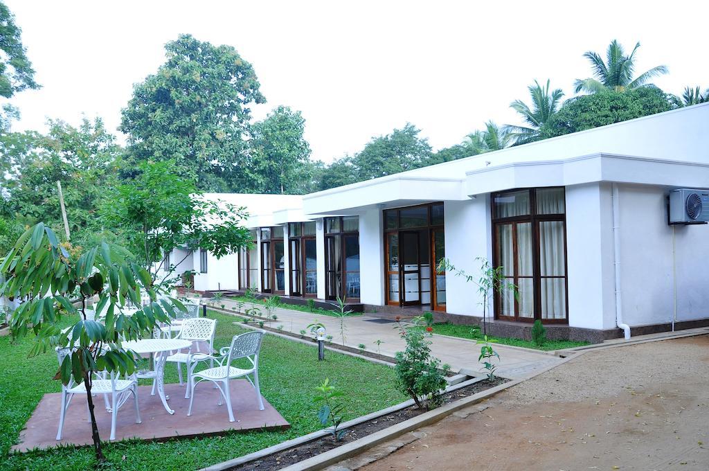 Melbourne Tourist Rest Hotel Anuradhapura Exterior photo