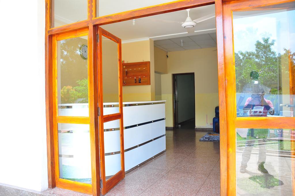 Melbourne Tourist Rest Hotel Anuradhapura Exterior photo