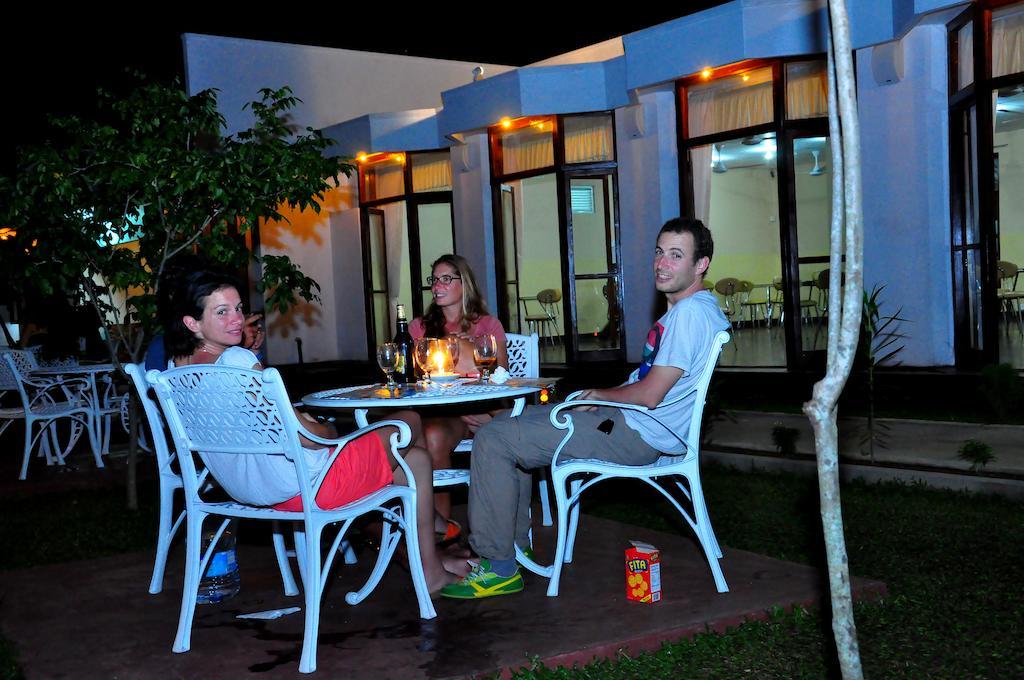 Melbourne Tourist Rest Hotel Anuradhapura Exterior photo