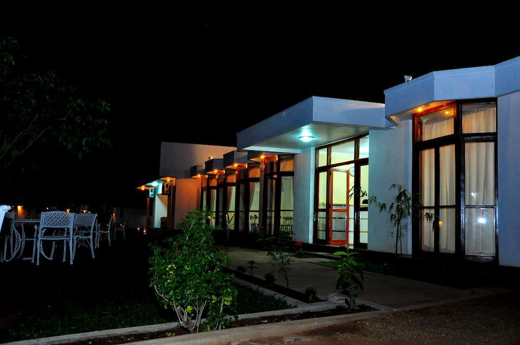 Melbourne Tourist Rest Hotel Anuradhapura Exterior photo