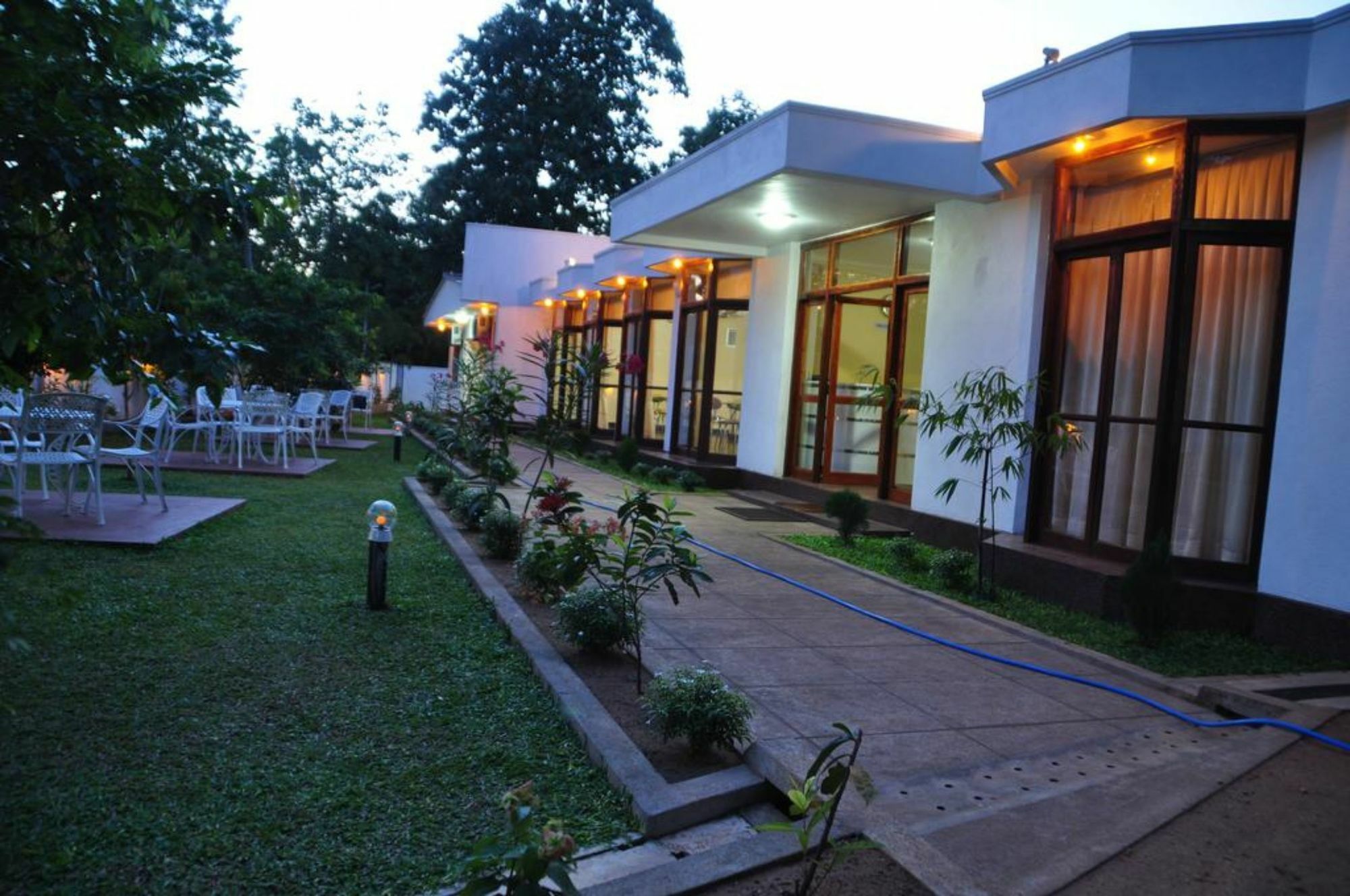 Melbourne Tourist Rest Hotel Anuradhapura Exterior photo